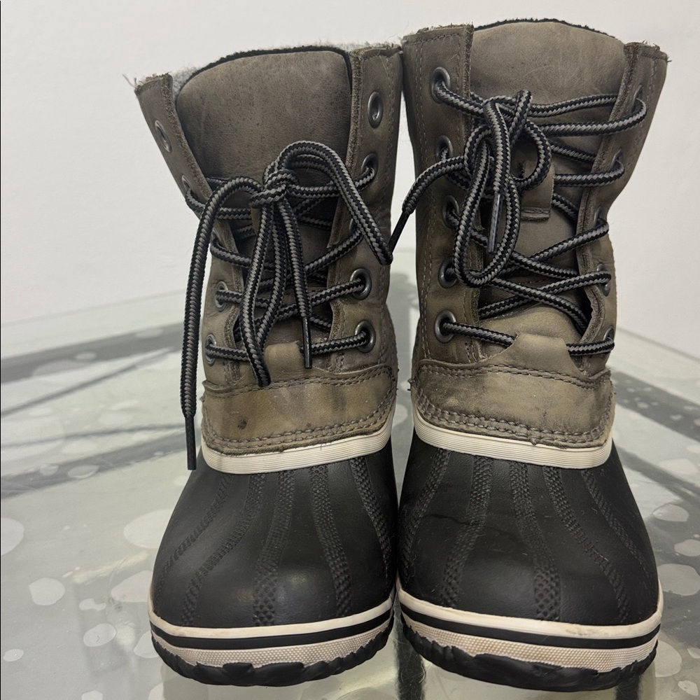 Sorel Olive Green and Black Lace-Up Duck Booties with Gray Cuff - Picture 5 of 13
